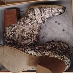 Boots from very G used